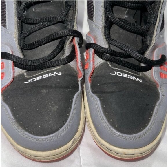 Nike Air Jordan Youth Basketball Shoes Size 5Y Black Red & Gray - Picture 4 of 10